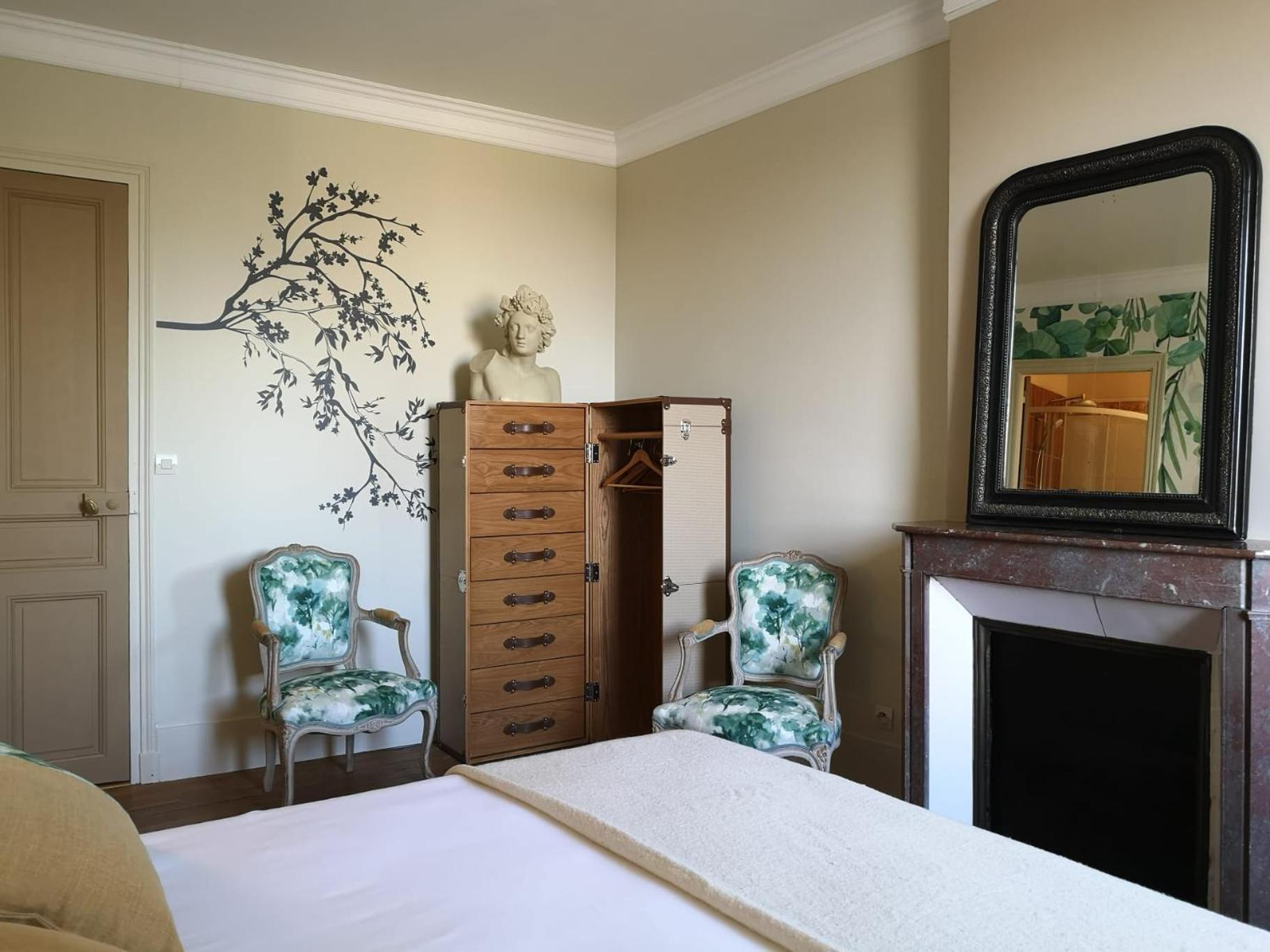 Les Visages Des Tournelles Bed & Breakfast Reims Bagian luar foto