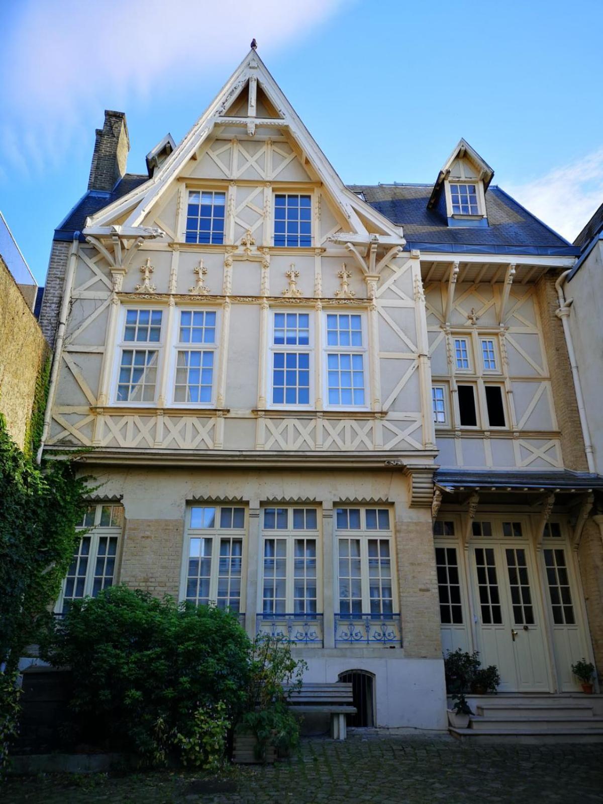Les Visages Des Tournelles Bed & Breakfast Reims Bagian luar foto